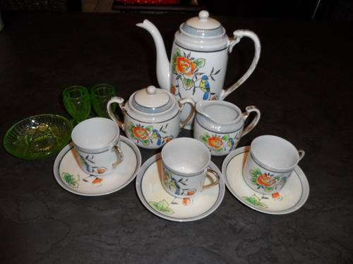 VERY OLD LITTLE TEASET.