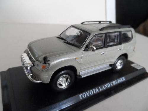 TOYOTA LAND CRUISER 1/43  [A3]