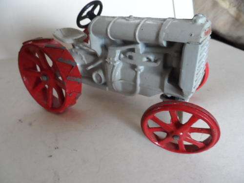 FORDSON TRACTOR, METAL WHEELS,  DIECAST MODEL 1/18?
