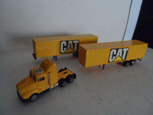 ARTICULATRD TRUCK AND 2 TRAILERS 1/76?  [A11]