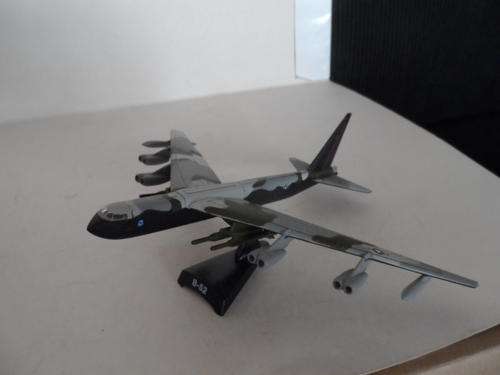 DIECAST  B 52 BOMBER 1/300 SCALE ,