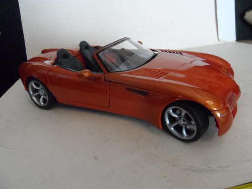 MAISTO DODGE  1/18 SCALE
