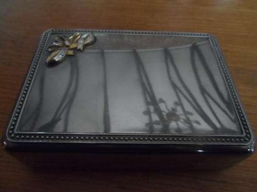STUNNING JEWELRY BOX 13CM X 10CM X 4CM