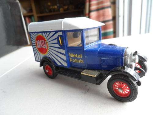 MATCHBOX MOY Y19 MORRIS VAN 'BRASSO'