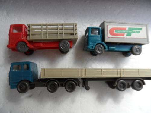 N SCALE THREE COMMERCIAL TRUCKS