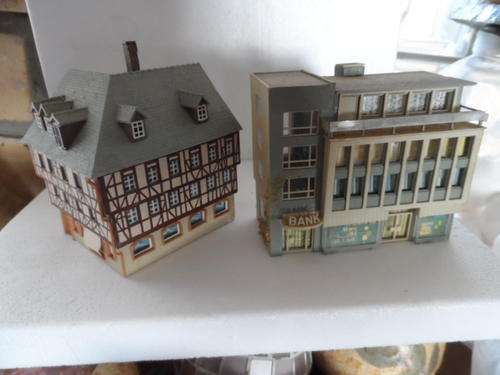 N SCALE BUILDING DUO