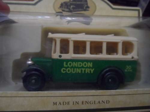 LLEDO BUS `LONDON COUNTRY` EARLY GREEN LIVERY [M5]