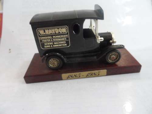 LLEDO CLOSED VAN `W, HAYDON` , ON WOODEN PLINTH [M4]