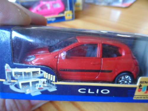 RENAULT CLIO RED 75 MM LONG [M31]