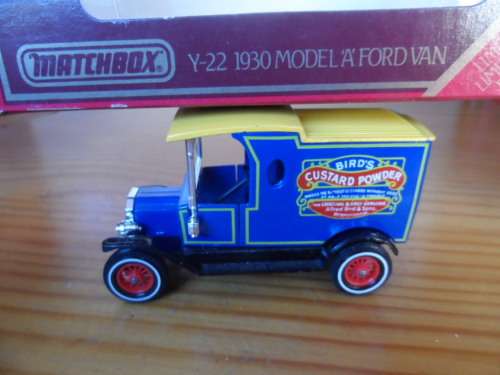 MATCHBOX Y22  1930 FORD  MODEL A VAN `BIRDS`  [M101