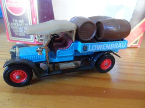 MATCHBOX Y26  1918 CROSSLEY BEER LORRY `LOWENBRAU`  [M101