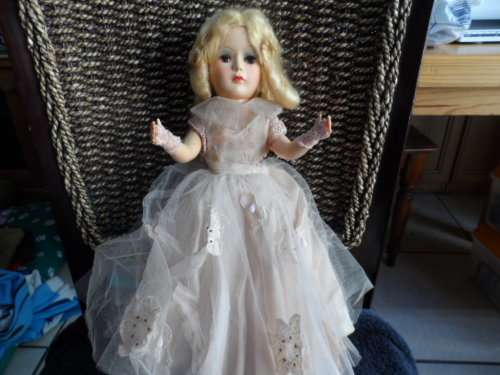 Vintage Palitoys wedding  Doll walking in original clothes Made in england Mohair hair