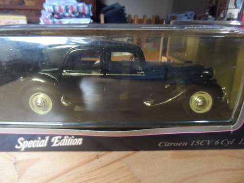 MAISTO CITROEN 15 CV 6 CYL 1952  1/18  Scale