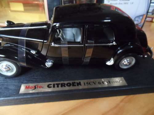 MAISTO CITROEN 15 CV 6 CYL 1952  1/18  Scale