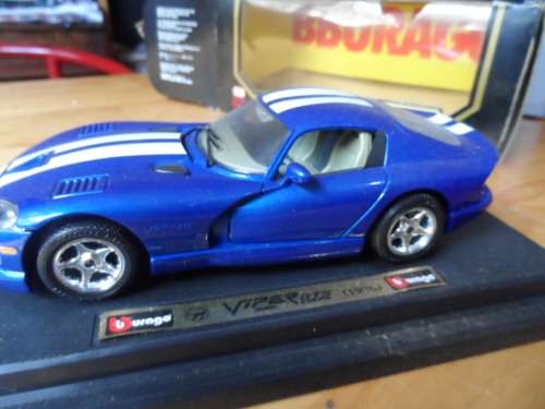 MAISTO  DODGE VIPER  GTS COUPE 1996  1/24 SCALE