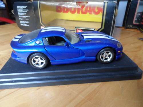 MAISTO  DODGE VIPER  GTS COUPE 1996  1/24 SCALE