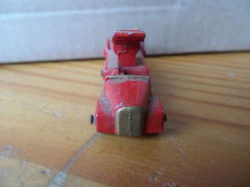 MATCHBOX NO 9 FIRE ENGINE. MW, GOLD GRILLE