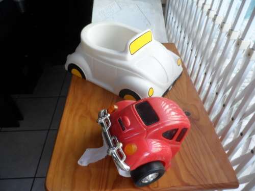 VW KIDDIES POTTY AND BEETLE TOILET ROLL HOLDER