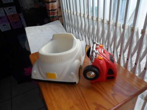 VW KIDDIES POTTY AND BEETLE TOILET ROLL HOLDER