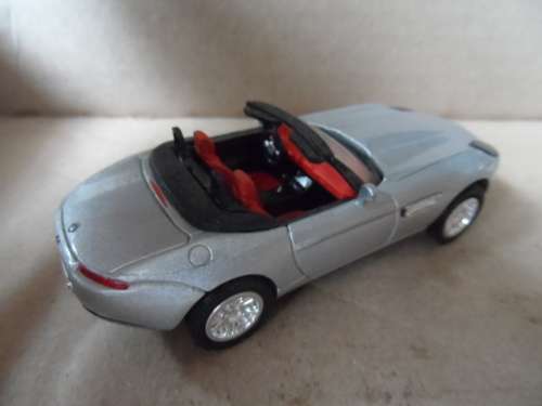 BMW Z8 1/43 SCALE  [M37]
