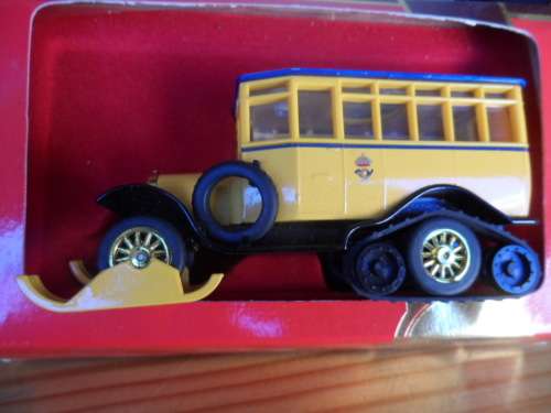 Matchbox y16 1023 Scania Vabis post bus  boxed [ m43]