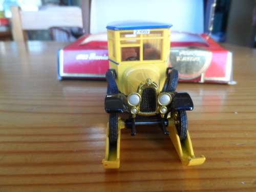 Matchbox y16 1023 Scania Vabis post bus  boxed [ m43]