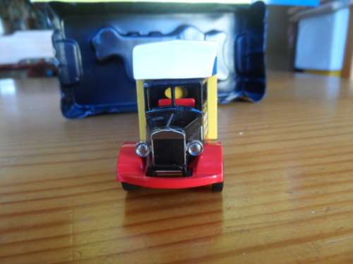 Matchbox Y31 1931 MORRIS COURIER VAN  boxed [ m74]
