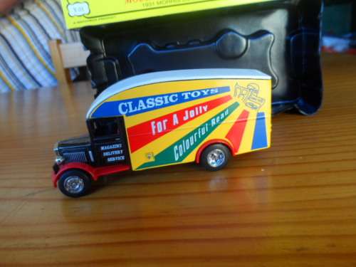 Matchbox Y31 1931 MORRIS COURIER VAN  boxed [ m74]