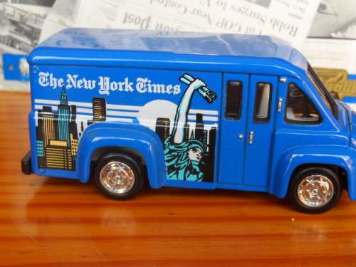 MATCHBOX YPP04 DODGE ROUTE VAN `THE NEW YORK TIMES`   [X1]
