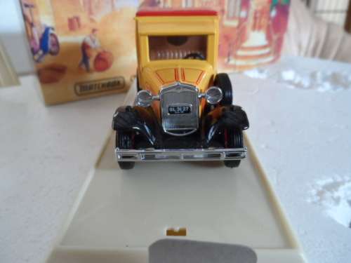 MATCHBOX YGB01 1930 MODEL A FORD VAN ` CASTLEMAINE`   [BOXX1]