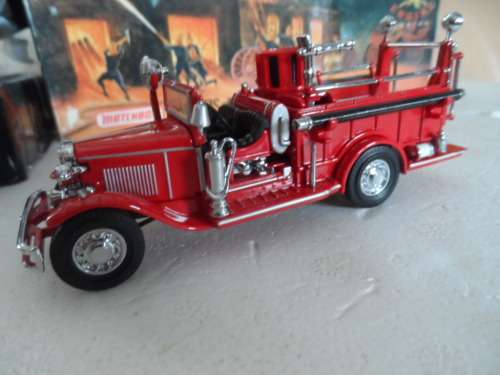 MATCHBOX YFE06 1932  FORD AA FIRE ENGINE    [M400]