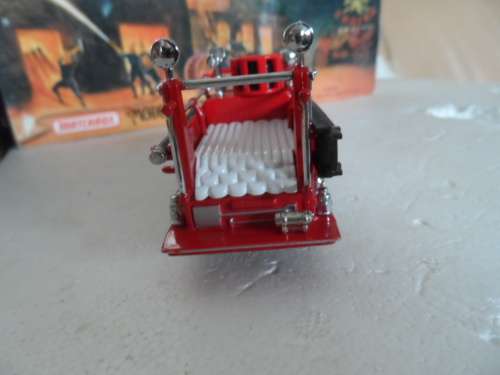 MATCHBOX YFE06 1932  FORD AA FIRE ENGINE    [M400]