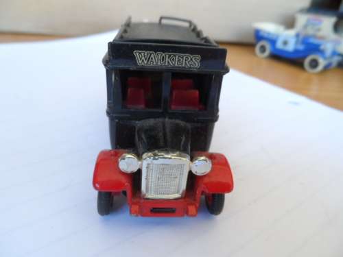 LLEDO DELIVERY VAN `WALKERS` [M88]