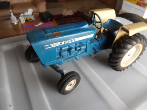 ERTL FORD 4600 TRACTOR