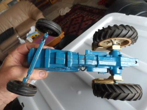 ERTL FORD 4600 TRACTOR