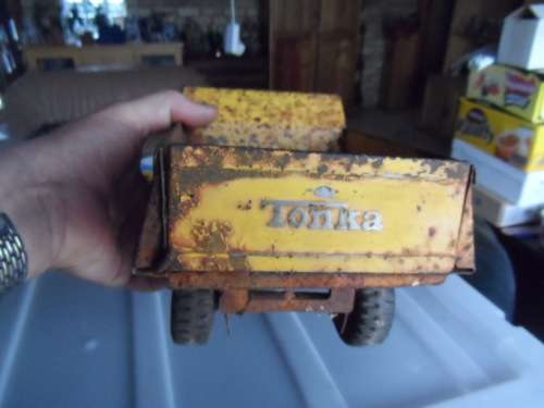 VINTAGE TONKA NEW ZEALAND TIP TRUCK.