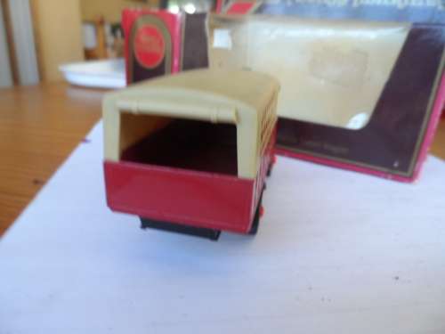 MATCHBOX  Y8 1917 YORKSHIRE STEAM ENGINE ` JOHNNY WALKER`  [M6]