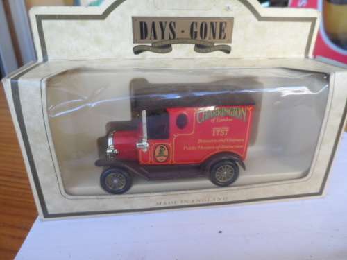 LLEDO 1920MODEL T FORD VAN ` CHARRINGTONS` [M3]