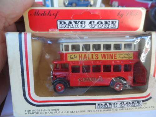 LLEDO DOUBLE DECKER BUS ` HALLS WINE`  [M4]