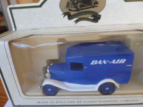 LLEDO CLOSED VAN `DAN AIR` [M5]