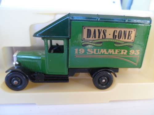 LLEDO MORRIS PARCELS VAN ` DAYS GONE SUMMER 1993` [M3]