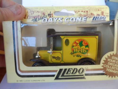 LLEDO CLOSED VAN `WELLS`  [M3]
