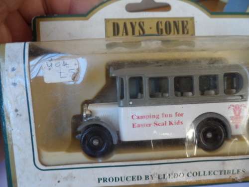 LLEDO SINGLE DECKER BUS `EASTER SEAL` [M3]