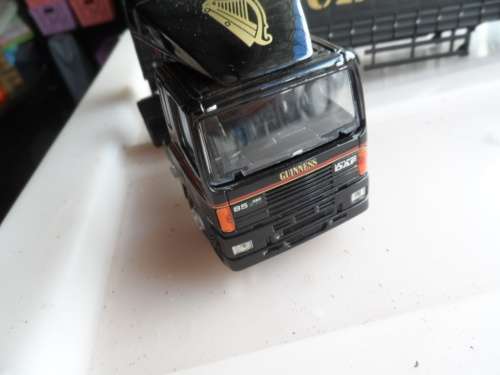 Corgi 75407 Guinness leyland daf curtainside 1/50 scale vintage  [M74]