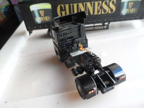 Corgi 75407 Guinness leyland daf curtainside 1/50 scale vintage  [M74]