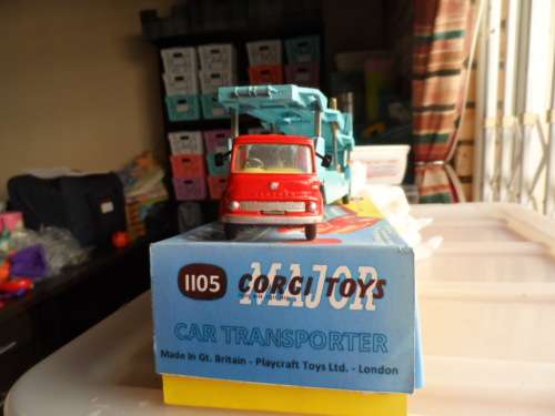 CORGI 1105 BEDFORD TK CARRIMORE CAR TRANSPORTER