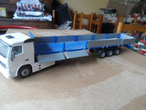 Joal 1:50 Volvo FH12-420 With Trailer  [MX3]