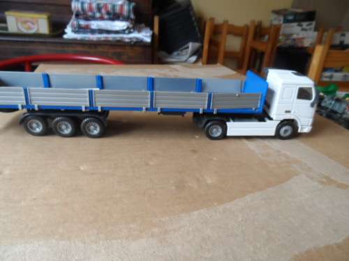 Joal 1:50 Volvo FH12-420 With Trailer  [MX3]