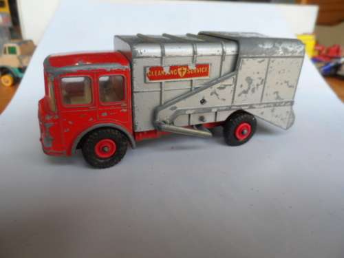 Matchbox King Size K-7 REFUSE TRUCK  Red & Silver    [M302]