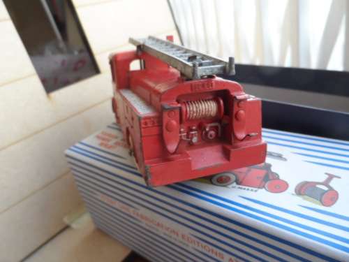Vintage 32E Dinky Toys Berliet  Fire Engine , Made In France [M29]